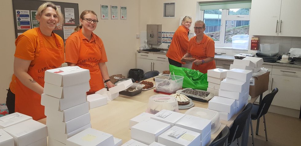 Online cake sale - prepping boxes